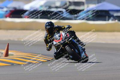 media/Oct-09-2022-SoCal Trackdays (Sun) [[95640aeeb6]]/Turn 2 (1110am)/